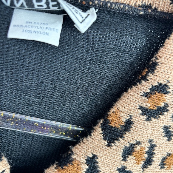 Vintage San‎ Remo by Laura Knits Leopard Print Trim Black Cardigan Size Medium - Picture 7 of 10